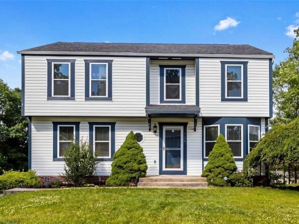 736 Kilbuck Dr, Cranberry Twp, PA 16066