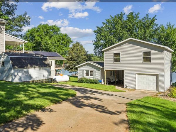 190 Center Point Drive, Montezuma, IA 50171