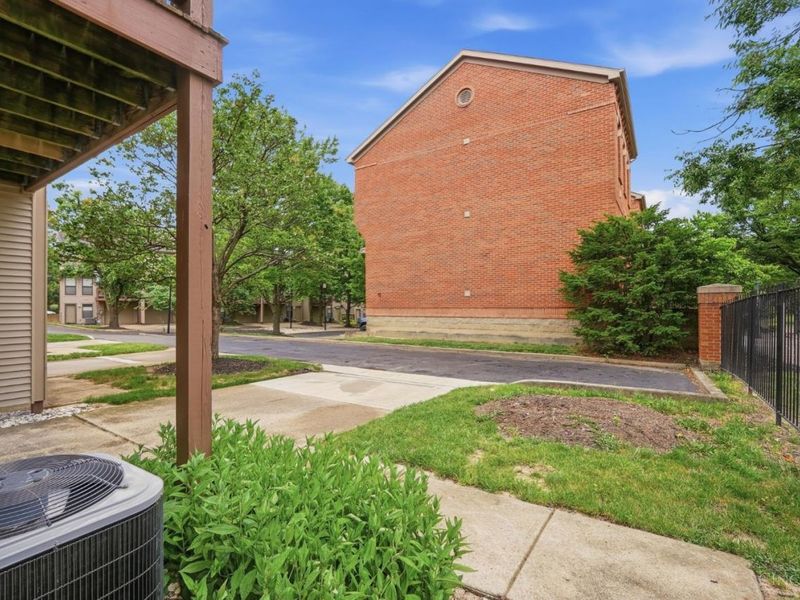 1013 John Street, Cincinnati, OH 45203 Photo 29