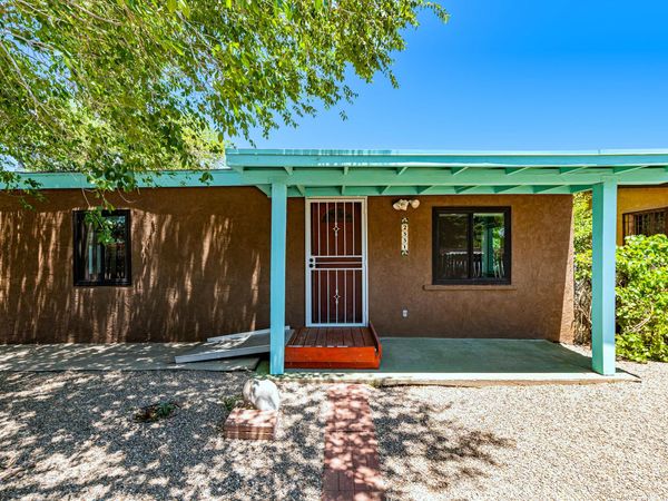 2331 Edna Avenue NW, Albuquerque, NM 87104