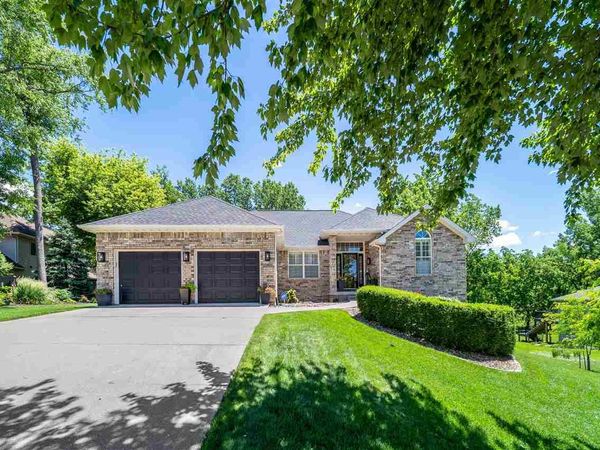 2665 Muddy Creek Ln, Coralville, IA 52241