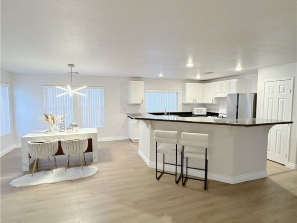 6545 Sunset Pines Street , Las Vegas, NV 89148