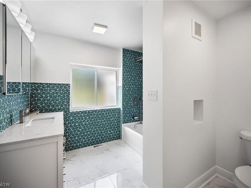 28300 Aurora Road , Solon, OH 44139 Photo 7