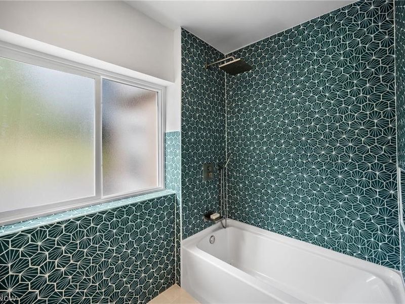 28300 Aurora Road , Solon, OH 44139 Photo 8