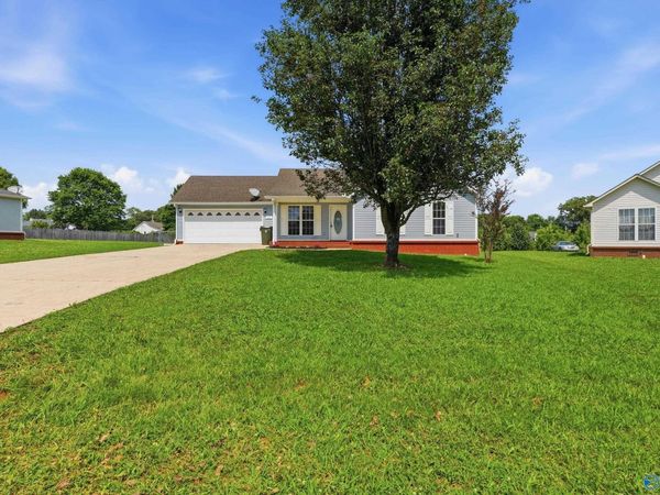 111 Tanner Cove Circle, New Market, AL 35761
