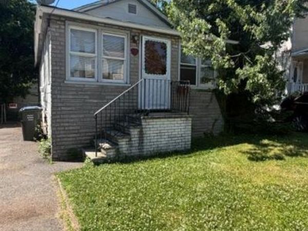 21 Trento Street , Iselin, NJ 08830