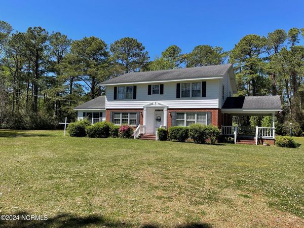 152 W Bayshore Drive , Cedar Island, NC 28520
