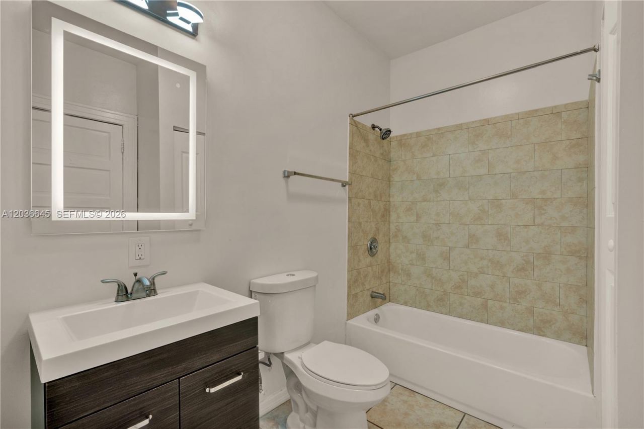 2145 SW 7th St , Unit 1, Miami, FL 33135 Photo