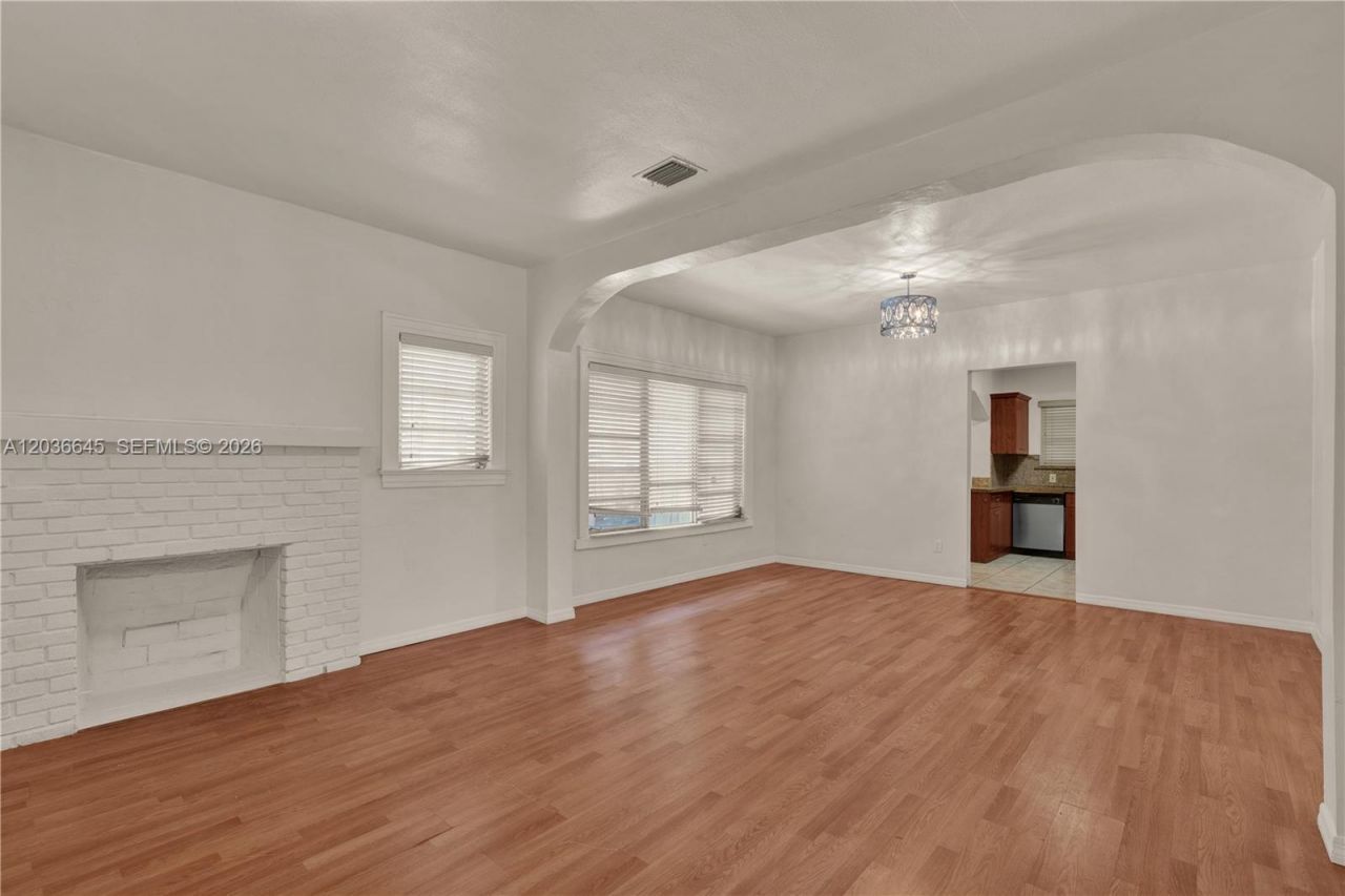 2145 SW 7th St , Unit 1, Miami, FL 33135 Photo