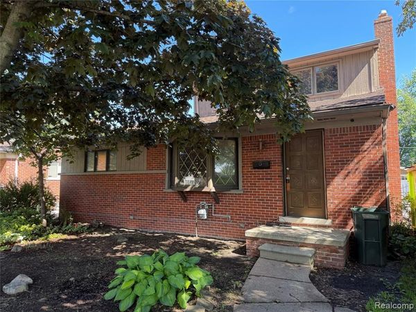 22515 Liberty Street , St. Clair Shores, MI 48080
