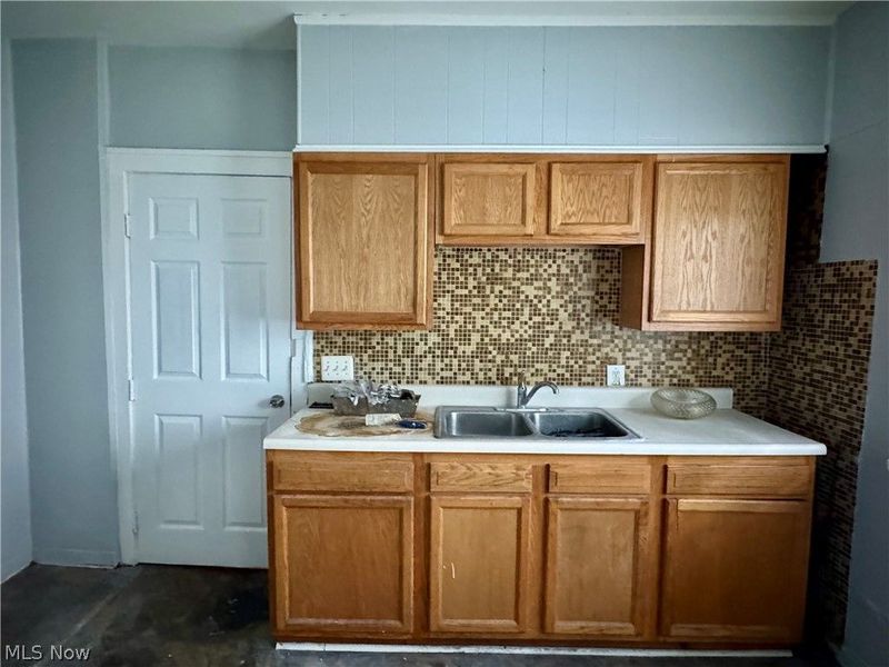 1541 Glenmont Road , East Cleveland, OH 44118 Photo 8