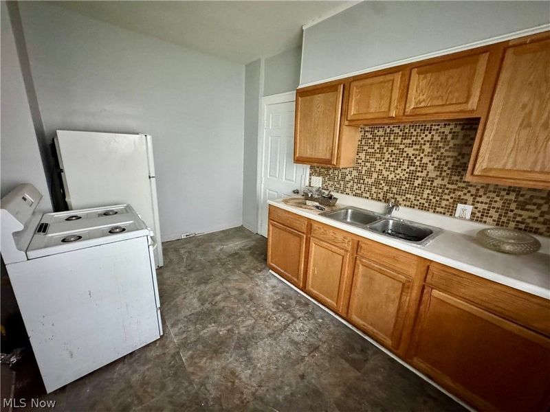 1541 Glenmont Road , East Cleveland, OH 44118 Photo 9