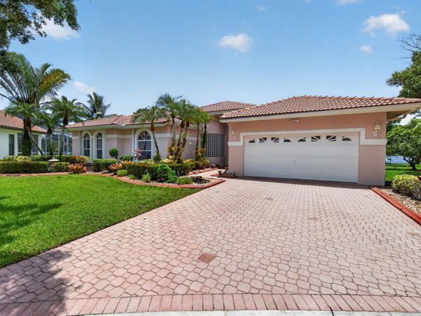 1501 NW 180th Way, Pembroke Pines, FL 33029