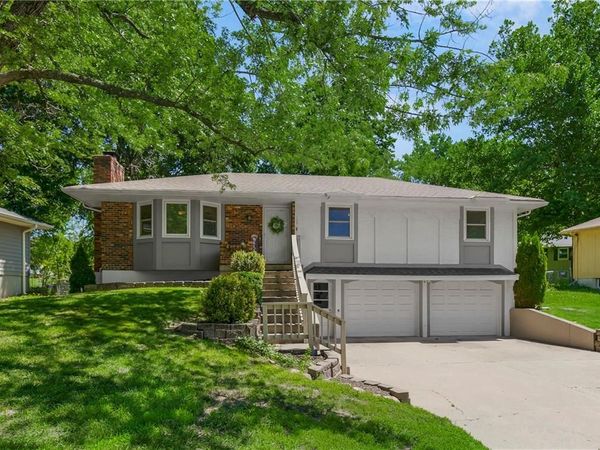 105 Continental Drive, Lansing, KS 66043