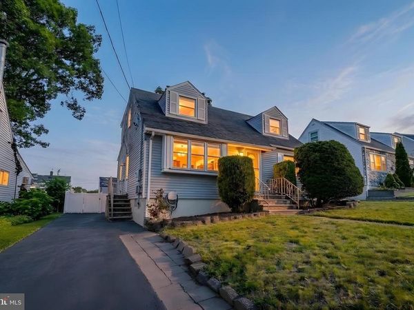 68 16TH AVENUE, ELMWOOD PARK, NJ 07407