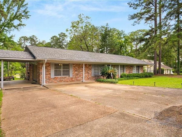 102 LAKE Drive , Pineville, LA 71360