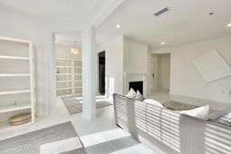 1032 Rosewood Lane photo 4