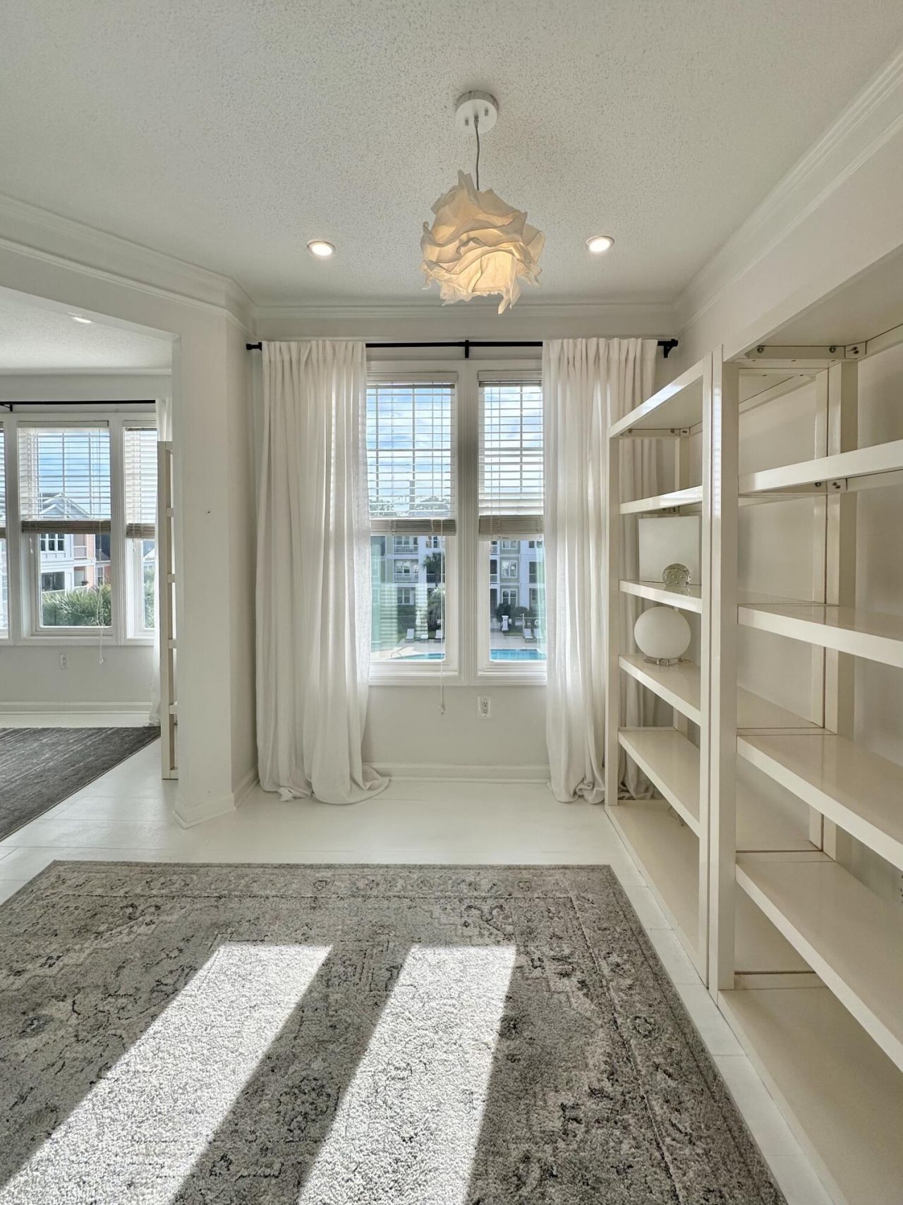 1032 Rosewood Lane Photo 4