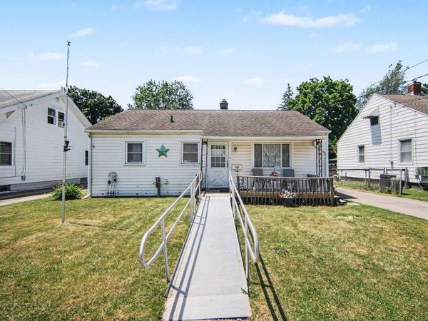 718 N Elm Avenue, Jackson, MI 49202