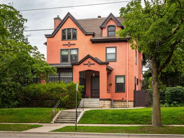 1414 Main St, La Crosse, WI 54601