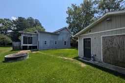 225 Kennington Drive photo 4