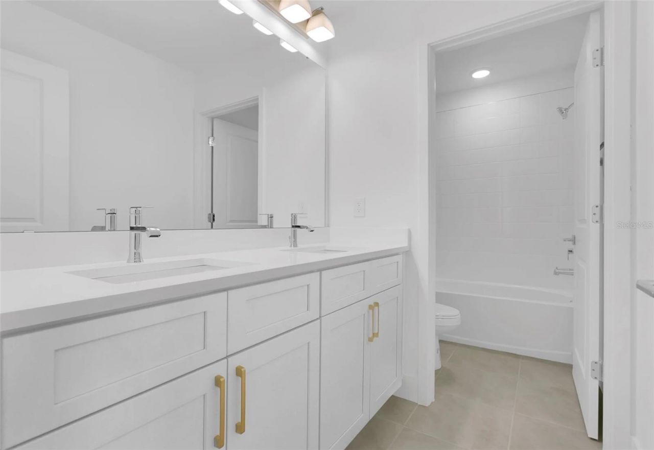 292 Elena Lavin Circle, Orlando, FL 32807 Photo