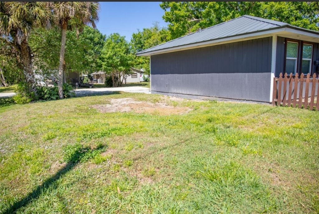 6095 7th Street, Vero Beach, FL 32968 Photo