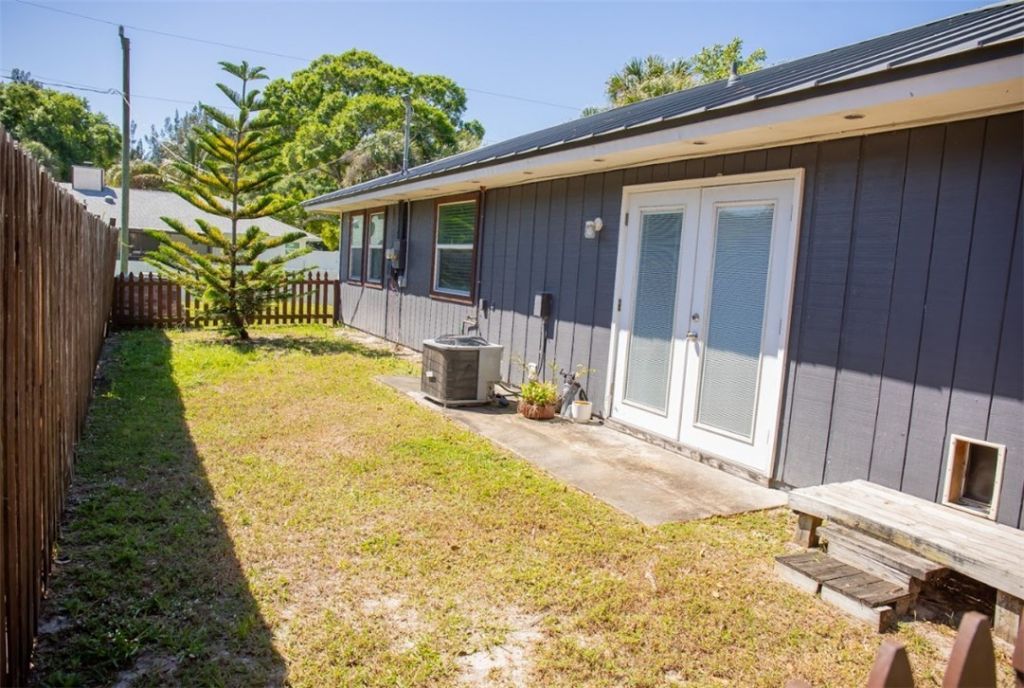 6095 7th Street, Vero Beach, FL 32968 Photo