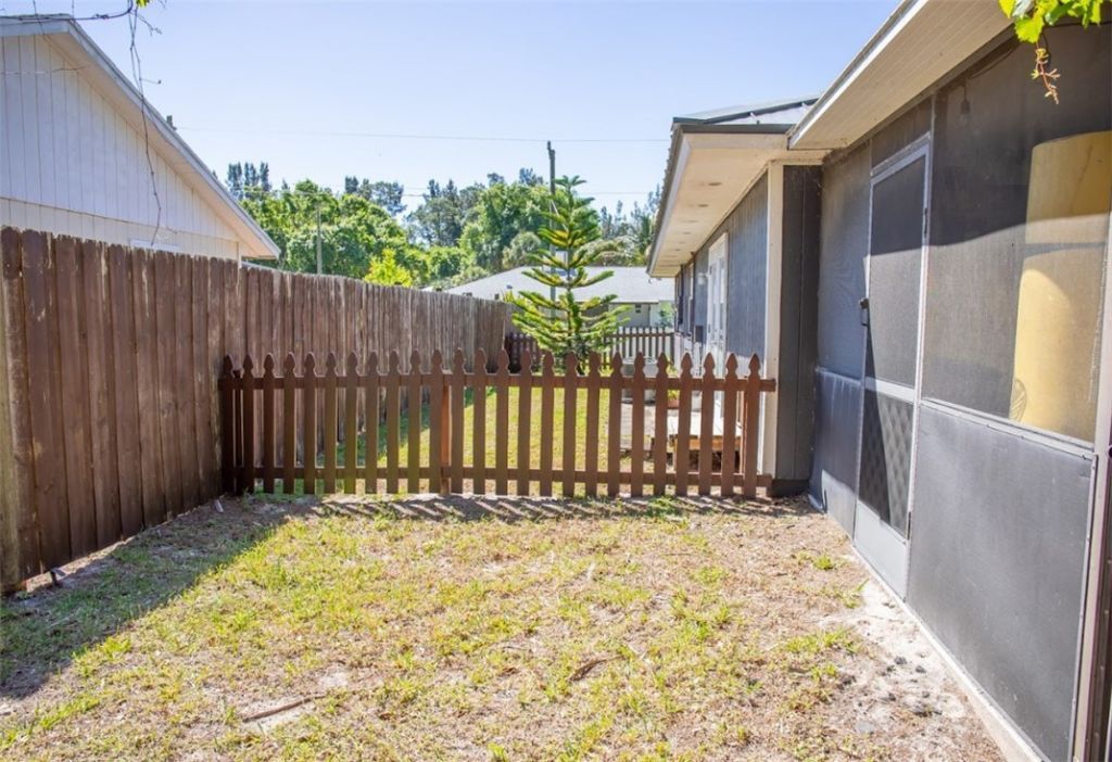 6095 7th Street, Vero Beach, FL 32968 Photo