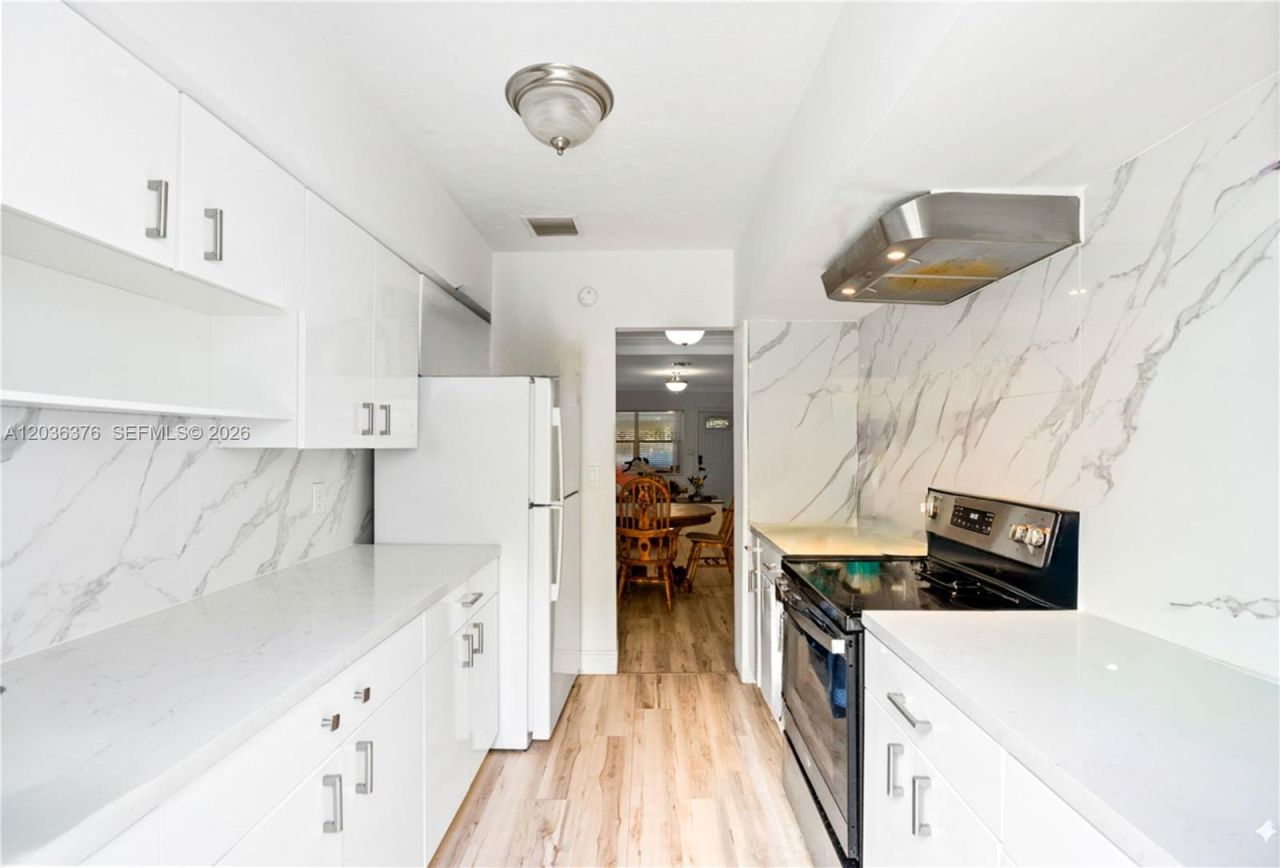 2530 SW 27th St , Unit 2532, Miami, FL 33133 Photo