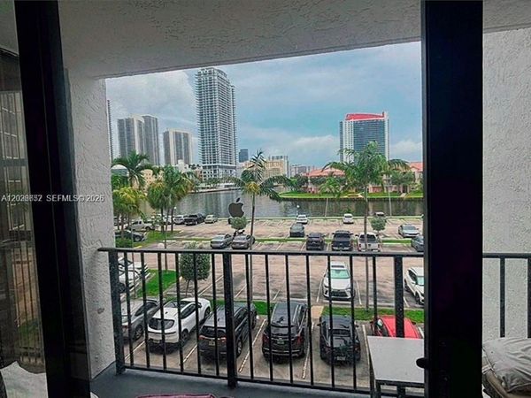 200 Leslie Dr , Unit 324, Hallandale Beach, FL 33009