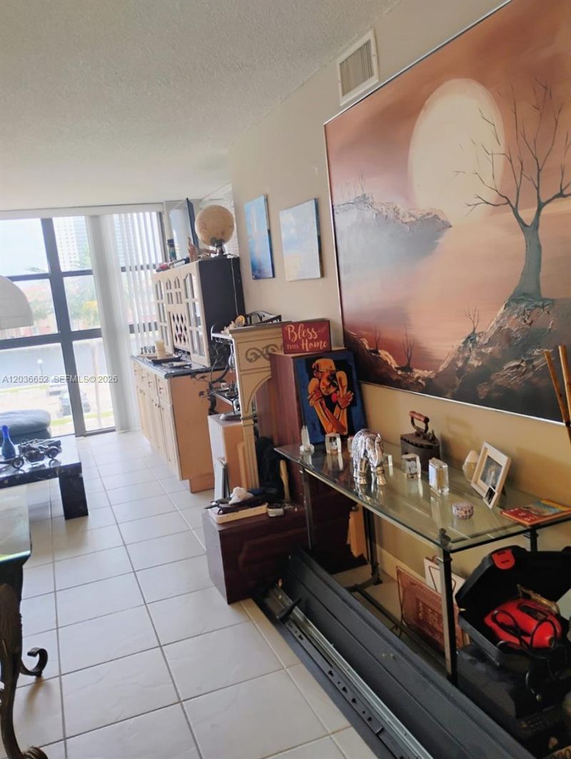 200 Leslie Dr , Unit 324, Hallandale Beach, FL 33009 Photo