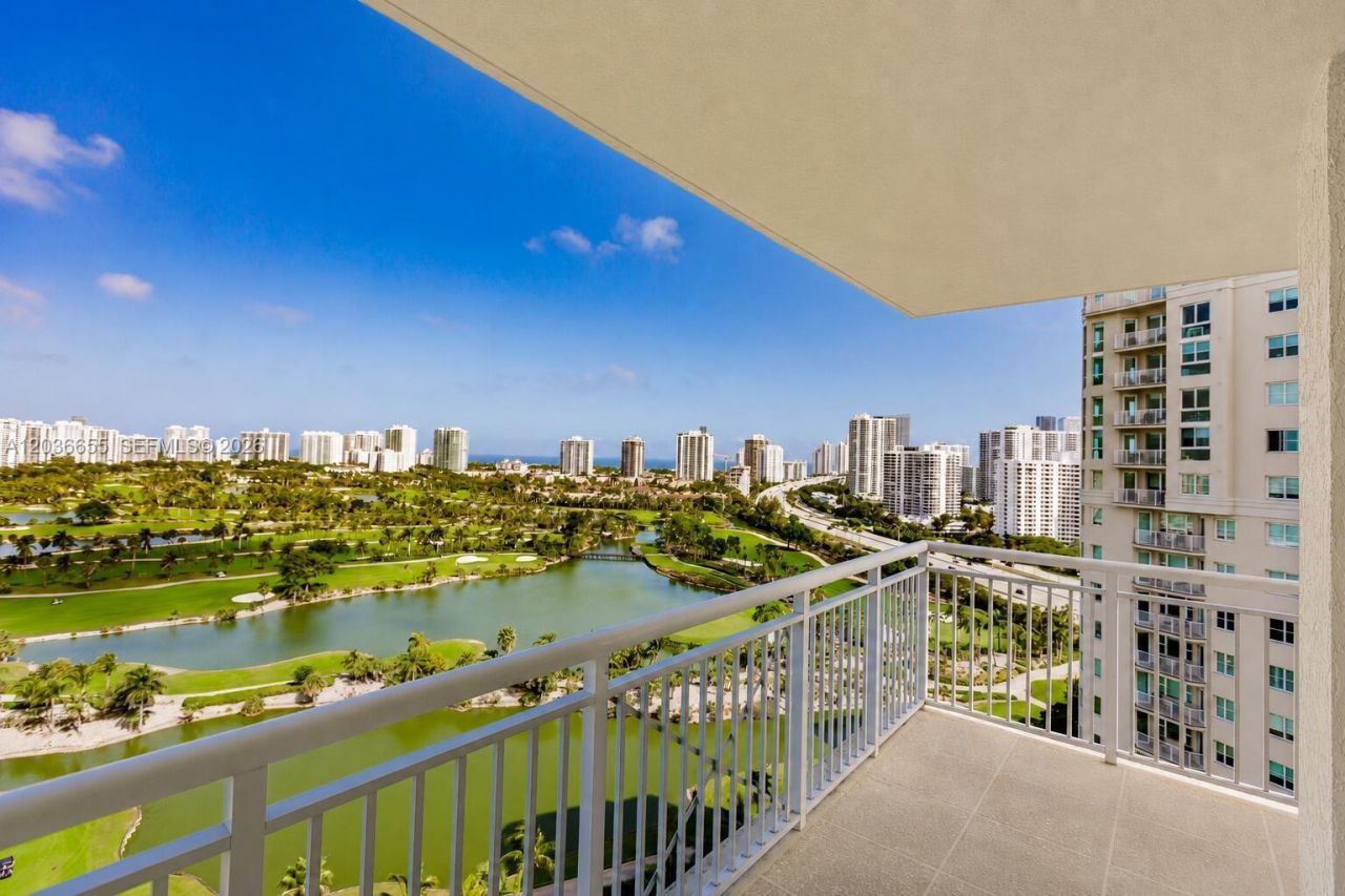 19501 W Country Club Dr , Unit 1903, Aventura, FL 33180 Photo