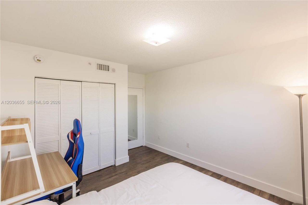 19501 W Country Club Dr , Unit 1903, Aventura, FL 33180 Photo