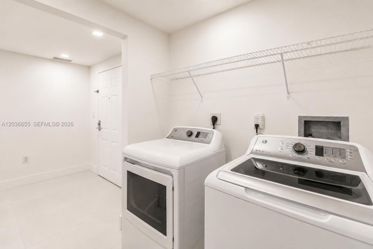 19501 W Country Club Dr , Unit 1903, Aventura, FL 33180 Photo