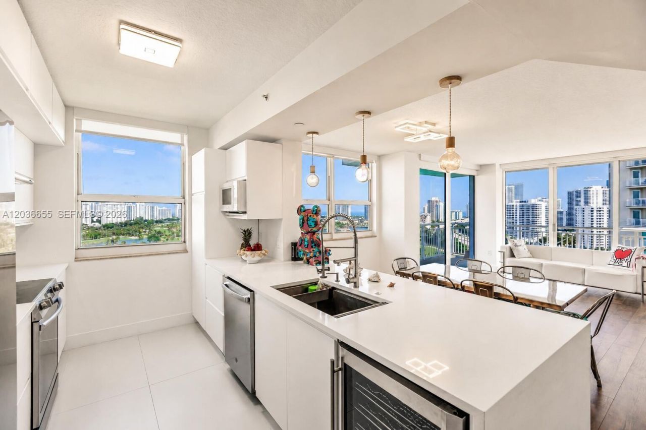 19501 W Country Club Dr , Unit 1903, Aventura, FL 33180 Photo