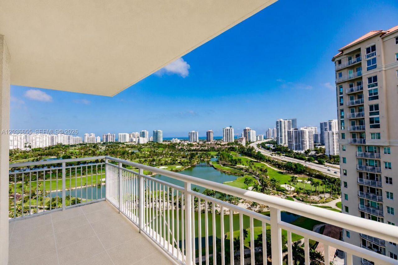 19501 W Country Club Dr , Unit 1903, Aventura, FL 33180 Photo