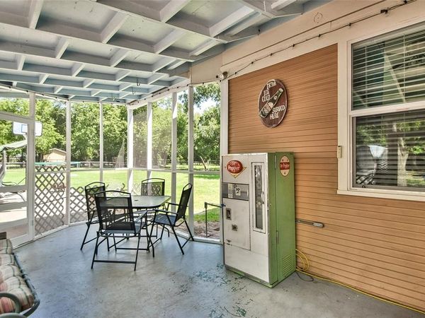 1147 W Frey Street, Stephenville, TX 76401