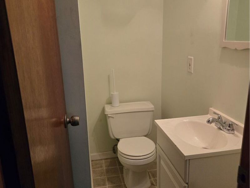1024 Quentin Road, Eastlake, OH 44095 Photo 9