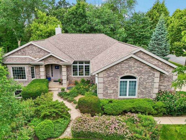 1802 Pineview Drive, Verona, WI 53593