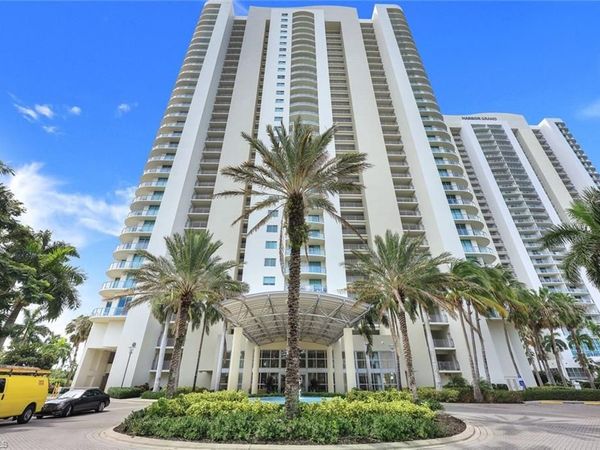 3000 Oasis Grand BLVD, Unit 801, FORT MYERS, FL 33916