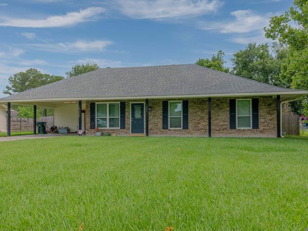 39464 Gregg Dr, Prairieville, LA 70769