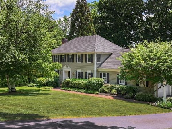 35 Rolling Hill Rd, Bernardsville, NJ 07924