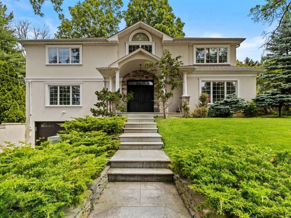 25 Bay Driveway , Manhasset, NY 11030