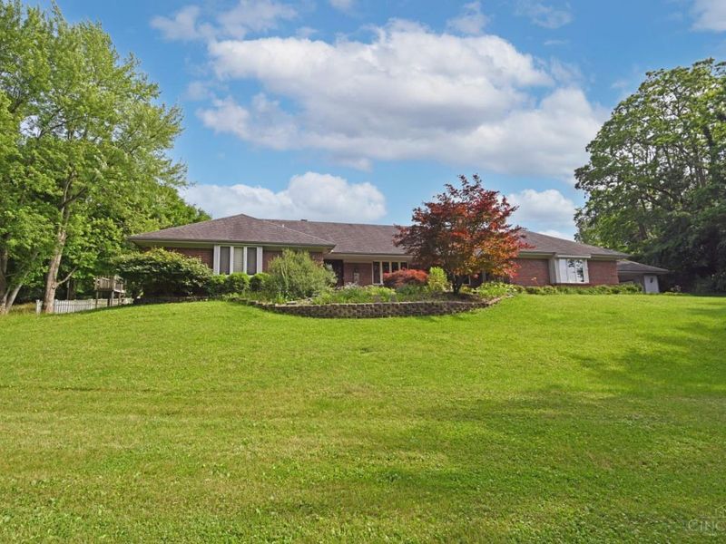 560 Louise Drive, Xenia, OH 45385 Photo 1