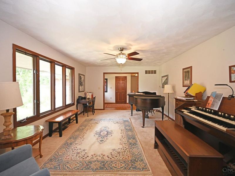 560 Louise Drive, Xenia, OH 45385 Photo 11