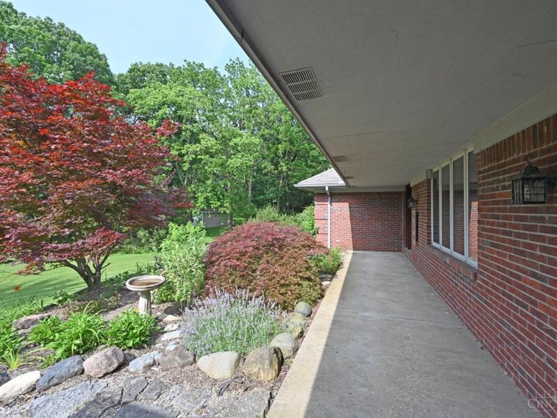 560 Louise Drive, Xenia, OH 45385 Photo 3