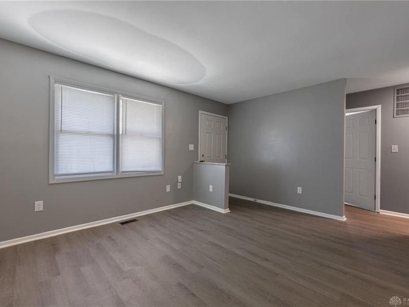7745 Essington Circle, Centerville, OH 45459 Photo 3