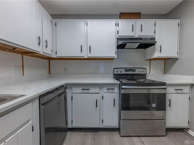 7745 Essington Circle, Centerville, OH 45459 Photo 9