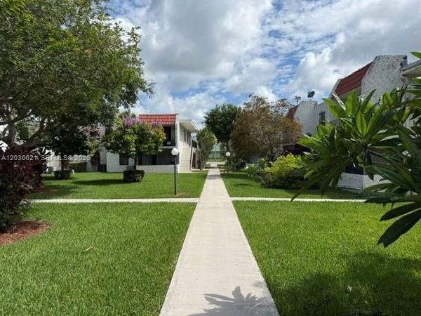 8701 SW 141st St, Unit E6, Palmetto Bay, FL 33176